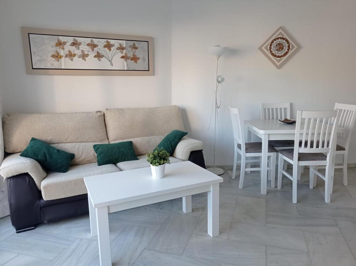 Puerto Marina Family Home בנאלמדנה מראה חיצוני תמונה