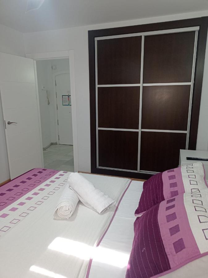Puerto Marina Family Home בנאלמדנה מראה חיצוני תמונה