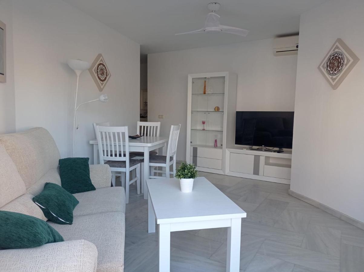 Puerto Marina Family Home בנאלמדנה מראה חיצוני תמונה