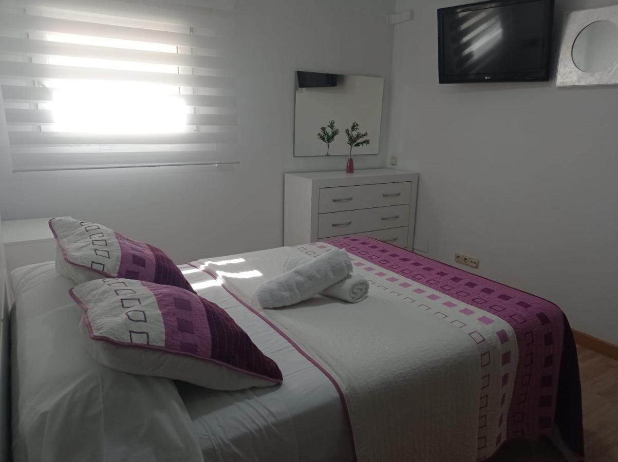 Puerto Marina Family Home בנאלמדנה מראה חיצוני תמונה